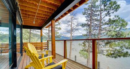 Bayfield Waterfront Cabin: Game Room & Lake Views!