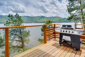 BBQ/picnic Area - Bayfield Waterfront Cabin: Game Room & Lake Views! (Bayfield)