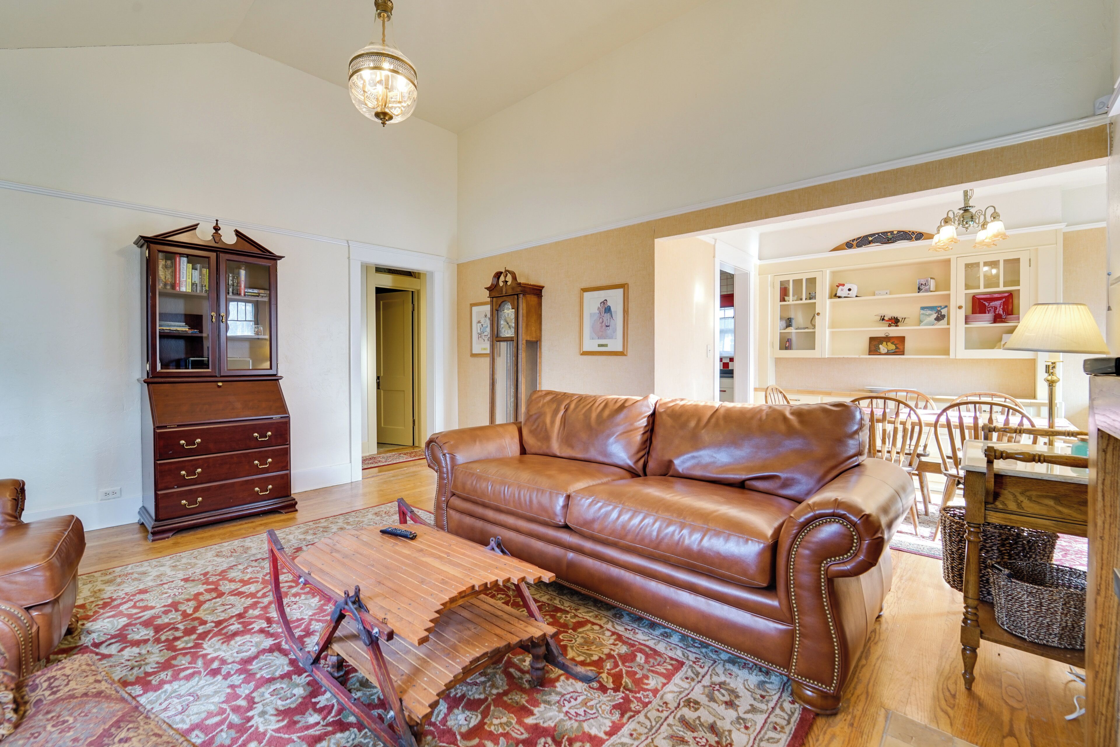 House (2 Bedrooms) | Interior