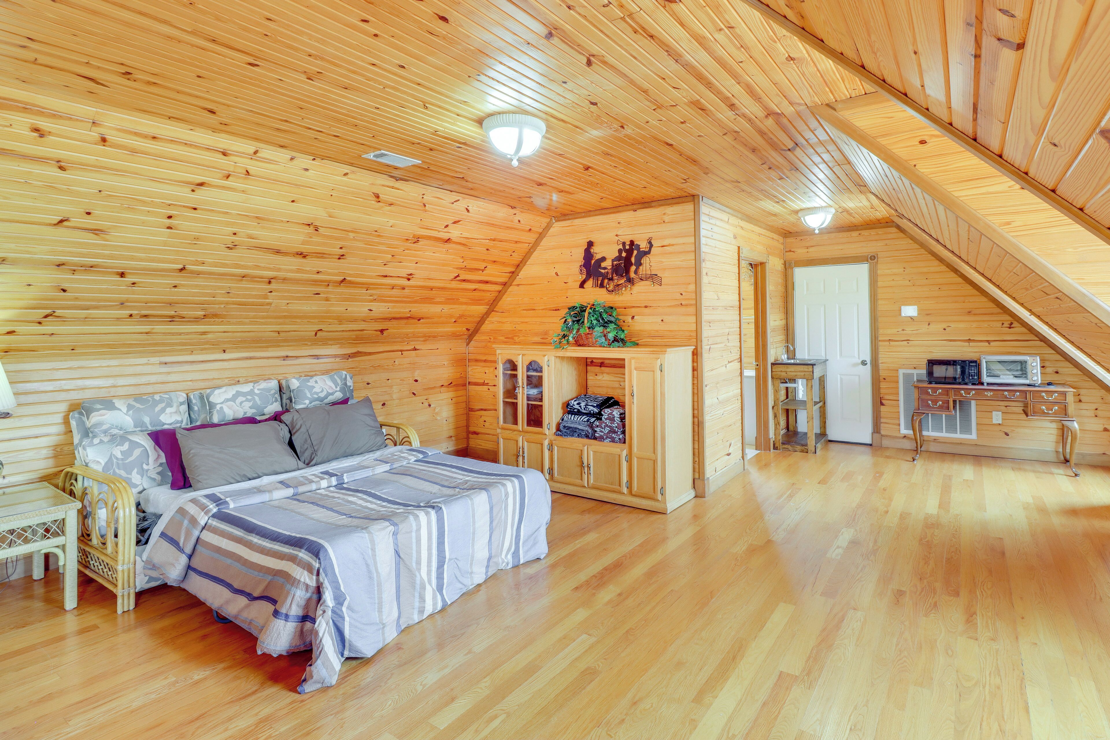 Apartment (0 Bedroom) | Interior