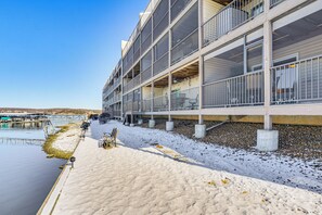 Apartment (2 Bedrooms) | Interior - Lake of the Ozarks Condo w/ Screened Porch (Osage Beach)