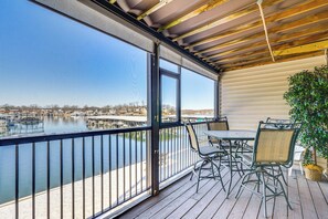Apartment (2 Bedrooms) | Front of property