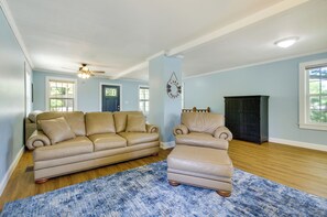 House (2 Bedrooms) | Interior