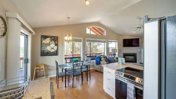 Cottage (2 Bedrooms) | Interior