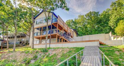 Lakefront Osage Beach Retreat w/ Boat Slip!