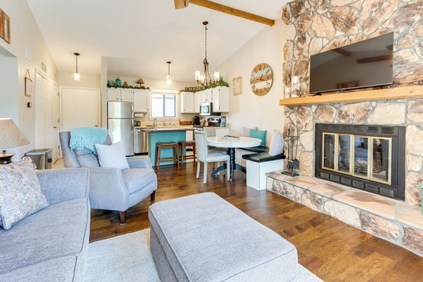 Interior - Walk to Pool + Lake: Cozy Osage Beach Condo (Osage Beach)