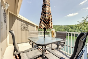 Apartment (2 Bedrooms) | Front of property