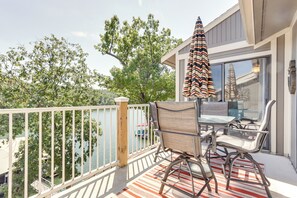 Interior - Walk to Pool + Lake: Cozy Osage Beach Condo (Osage Beach)