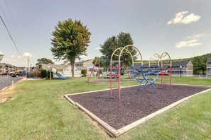 Apartment (2 Bedrooms) | Interior - Walk to Pool + Lake: Cozy Osage Beach Condo (Osage Beach)