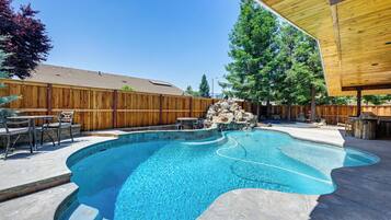 獨棟房屋 (4 Bedrooms) | 住宿正面