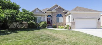 Cozy American Fork Retreat w/ Electric Fireplace