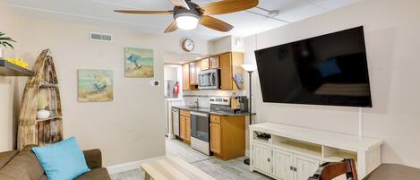 Appartement (1 Bedroom) | Aire de séjour | Téléviseur