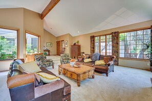 House (6 Bedrooms) | Interior - Hot Tub + Games: Spacious Golf Retreat in Payson (Payson)