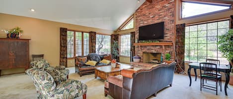 House (6 Bedrooms) | Front of property