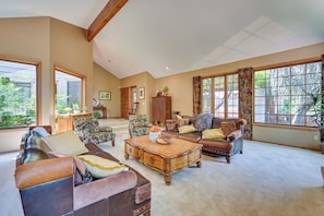 House (6 Bedrooms) | Interior