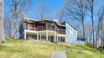 House (5 Bedrooms) | Interior