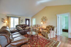 House (5 Bedrooms) | Interior