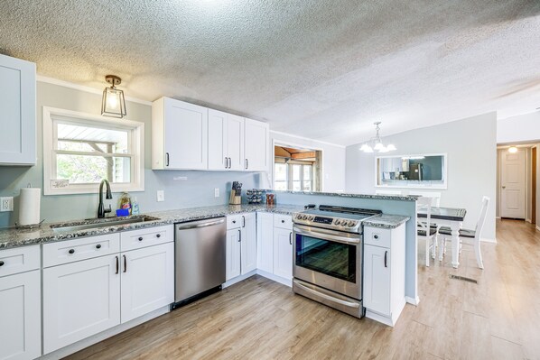 House (4 Bedrooms) | Interior