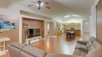 House (5 Bedrooms) | Interior