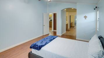 House (5 Bedrooms) | Interior