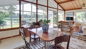 House (2 Bedrooms) | Bahagian dalam