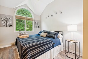 Apartment (3 Bedrooms) | 3 Schlafzimmer, Bügeleisen/Bügelbrett, Bettwäsche