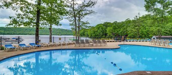 Deck & Pool Access: Lake Harmony Home!