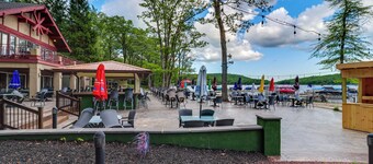 Deck & Pool Access: Lake Harmony Home!