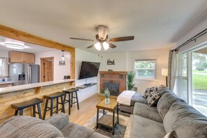 House (3 Bedrooms) | Interior