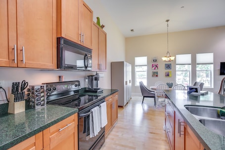 ์ํํธ (2 Bedrooms) | ๋ด๋ถ