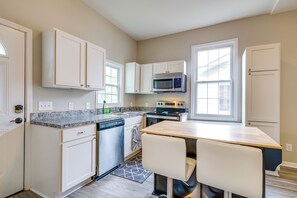 House (2 Bedrooms) | Interior