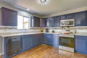 House (4 Bedrooms) | Interior