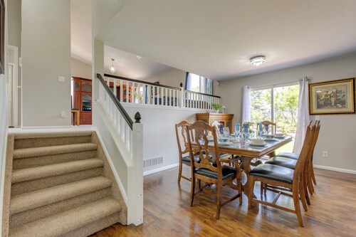 Spacious Aurora Home: 20 Mi to Downtown Denver!