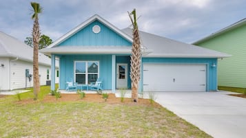 House (4 Bedrooms) | Front of property