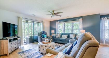 Sunset Beach Condo: Ideal Golfing Getaway!