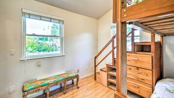 2 bedrooms, iron/ironing board, free cribs/infant beds, bed sheets