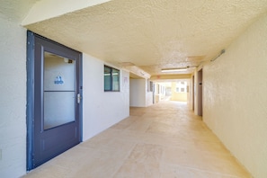 Apartment (2 Bedrooms) | Interior - Tropical Retreat w/ Pool & Tennis Courts in Hudson (Hudson)