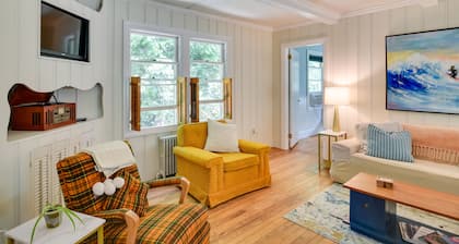 Retro Middletown Home w/ Gas Grill: Walk to Beach!