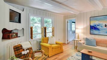 Cottage (2 Bedrooms) | Interior