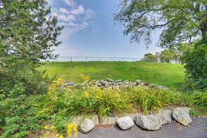 Interior - Retro Middletown Home w/ Gas Grill: Walk to Beach! (Middletown)