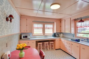 Cottage (2 Bedrooms) | Interior - Retro Middletown Home w/ Gas Grill: Walk to Beach! (Middletown)