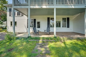Interior - Coxsackie Home w/ River Views: Walk to The Wire! (Coxsackie)