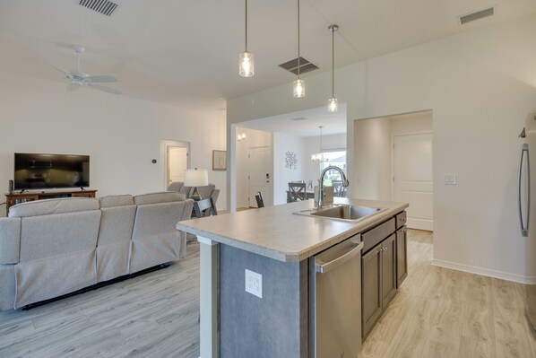 House (3 Bedrooms) | Interior