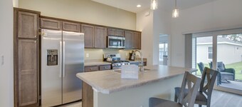 Pool Access: Sleek Home in The Villages w/ Lanai