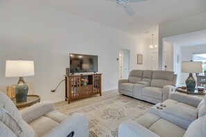 House (3 Bedrooms) | Interior