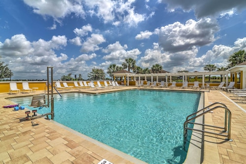 Pool Access: Sleek Home in The Villages w/ Lanai