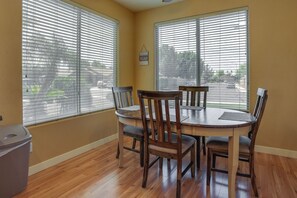 House (3 Bedrooms) | Interior - Bright Peoria Home w/ Gas Grill & Fire Pit! (Peoria)
