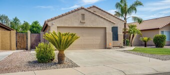 Bright Peoria Home w/ Gas Grill & Fire Pit!