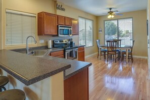 House (3 Bedrooms) | Interior - Bright Peoria Home w/ Gas Grill & Fire Pit! (Peoria)