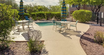 Oro Valley Condo w/ Desert & Mountain Views!